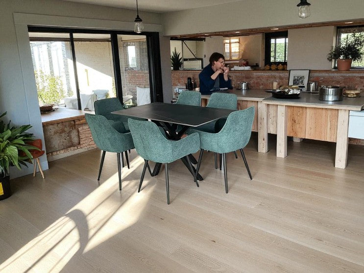 AREZZO BLACK WITH 4 RUSSELL BLUE CHAIRS DINING SET